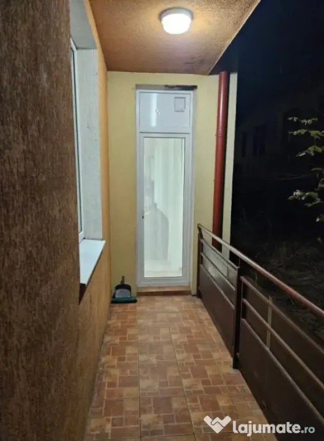 Apartament de vanzare , semidecomandat 57mp, zona Eroilor - Floresti (Cluj)