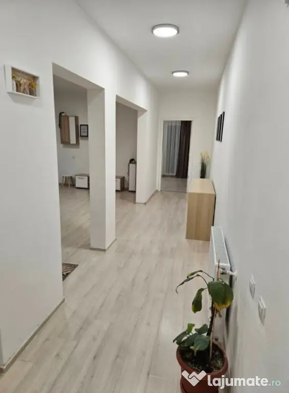 Apartament de vanzare , semidecomandat 57mp, zona Eroilor - Floresti (Cluj)