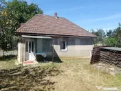 Casa 2 camere, teren 2200 mp, Homorodu de Mijloc 