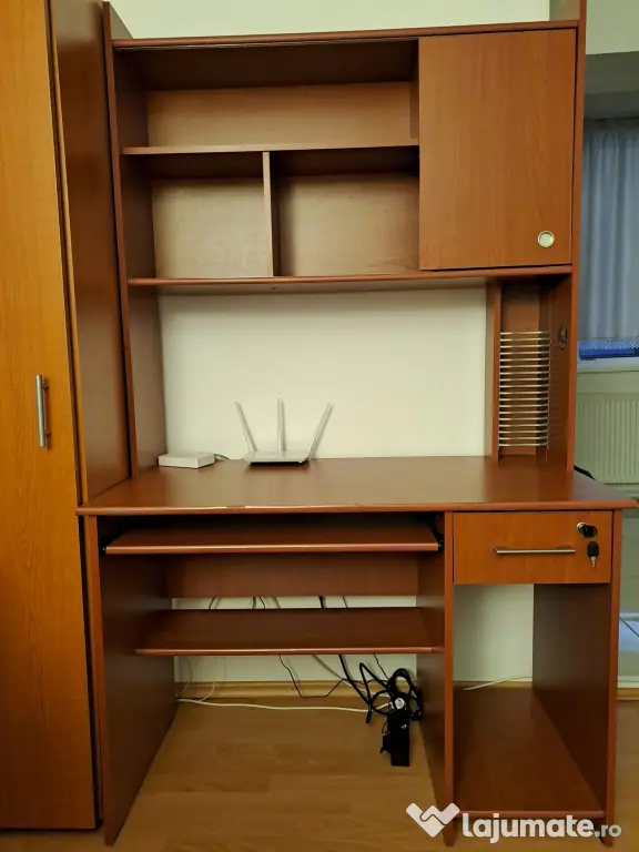 birou din lemn cu setare si biblioteca