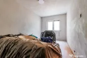 Apartament cu 2 camere semifinisat la etajul 1 in Micalac... 