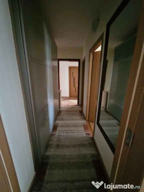 Apartament 2 camere decomandate de închiriat - zona Piața-Sud, Bacău