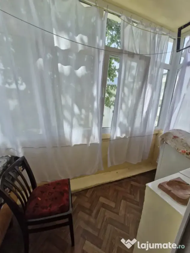 Apartament 2 camere decomandate de închiriat - zona Piața-Sud, Bacău