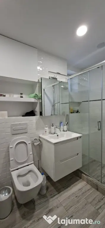 Centru (V.Alecsandri) apartament 3 camere/2bai/2balcoane/82mp/et.3 - Bacau (Bacau)