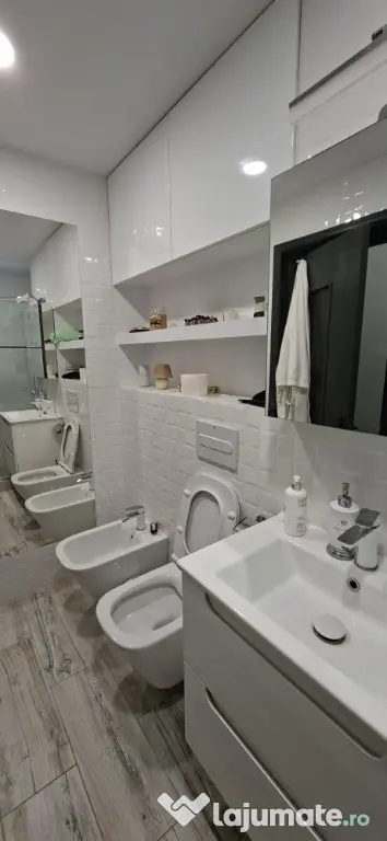Centru (V.Alecsandri) apartament 3 camere/2bai/2balcoane/82mp/et.3 - Bacau (Bacau)