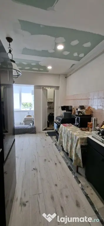 Centru (V.Alecsandri) apartament 3 camere/2bai/2balcoane/82mp/et.3 - Bacau (Bacau)