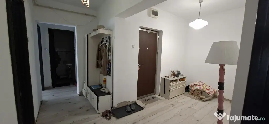 Centru (V.Alecsandri) apartament 3 camere/2bai/2balcoane/82mp/et.3 - Bacau (Bacau)