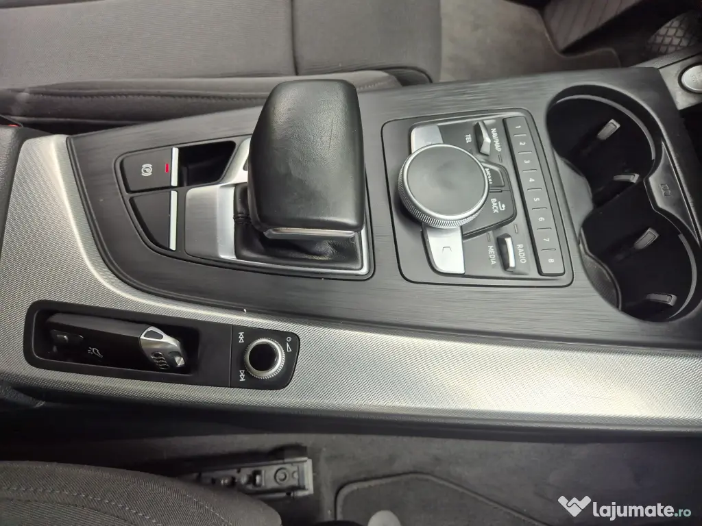 Audi A4 - 40 TFSI S-line