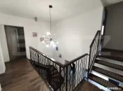 Casa cu 7 camere si curte generoasa de inchiriat in Dorolt