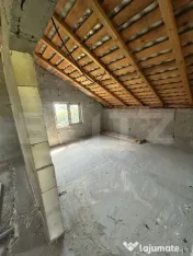 Casă P+M de vânzare în Lazuri | 7 km de Târgoviște 