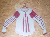 Vând costum popular autentic, lucrat manual 
