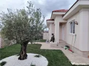 Casa individuala - curte amenajata - finisaje premium