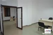 Casa si Spatiu Comercial de Zona Semicentrala 