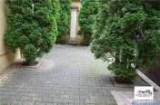 Casa si Spatiu Comercial de Zona Semicentrala 