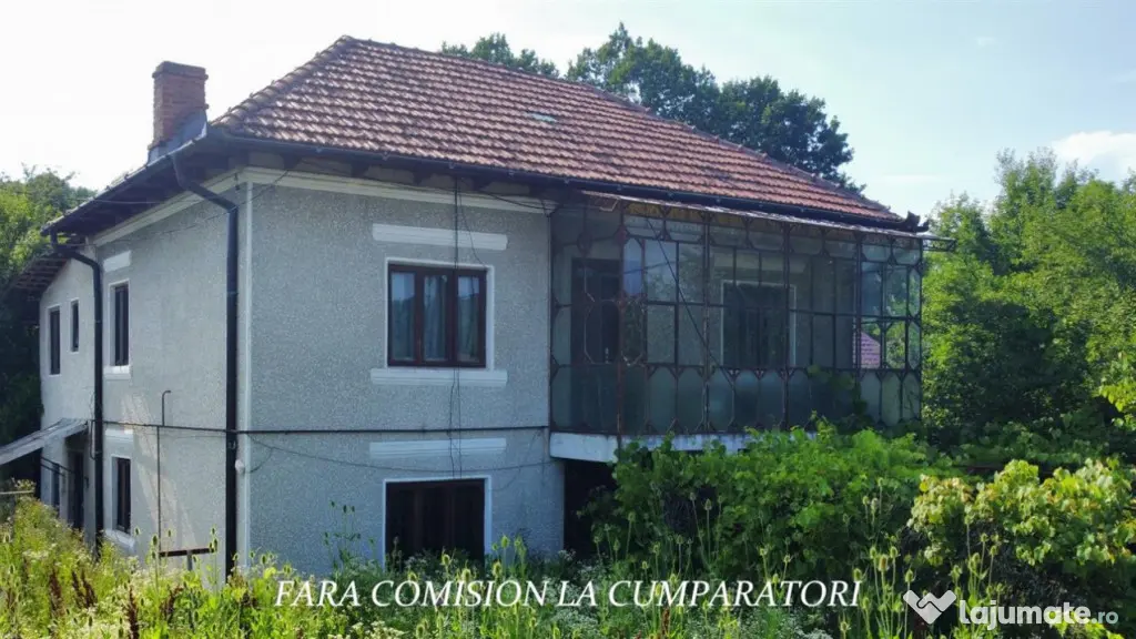 CASA CU TEREN 1730 MP UTILITATI RACORDATE - Mihaesti (Valcea)