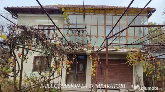 CASA CU TEREN 1730 MP UTILITATI RACORDATE - Mihaesti (Valcea)