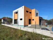 Casa individuala, 118 mp + teren de 380 mp, zona Santana de