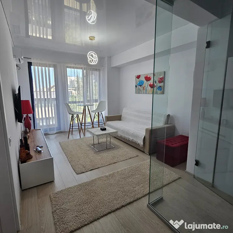 Ofer spre inchiriere apartament tip studio cu 2 camere central