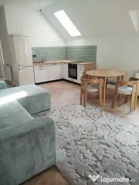 Titlu: ???? Duplex modern – confort, eleganță și intimi 