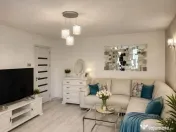 Apartament 3 camere ,decomandat ,2 bai ,zona 1 Mai 
