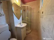 De Închiriat: Apartament 2 Camere semidecomandat, Curte ... 