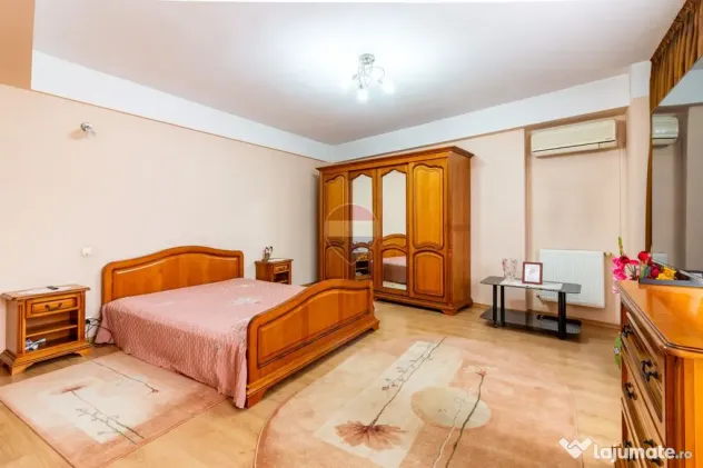 Vanzare Cladire P+1+M cu Spatiu Comercial + Rezidential, ... - Bucuresti (Bucuresti-Ilfov)
