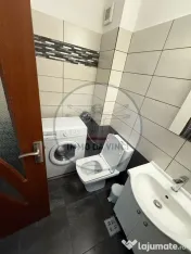 Apartament 3 camere si parcare DE INCHIRIAT Zona Aurel Vl... 
