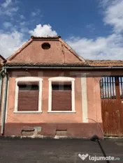Casă cu teren generos de 1.332 mp, poziție centrală în F 