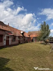 Casă cu teren generos de 1.332 mp, poziție centrală în F 