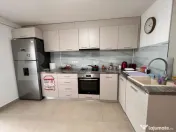 Apartament 3 camere, renovat recent – Zona Centrală 