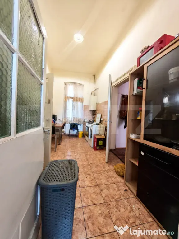 Apartament istoric, 3 camere, cladire in curs de reabilitar - Timisoara (Timis)