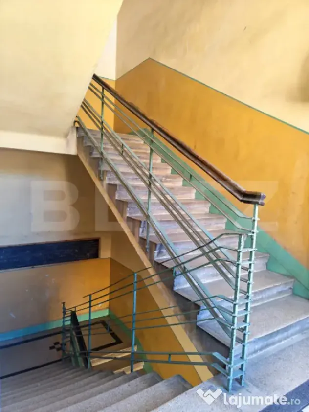 Apartament istoric, 3 camere, cladire in curs de reabilitar - Timisoara (Timis)