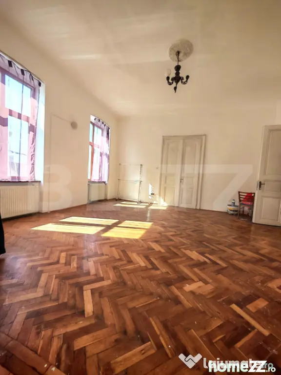 Apartament istoric, 3 camere, cladire in curs de reabilitar - Timisoara (Timis)
