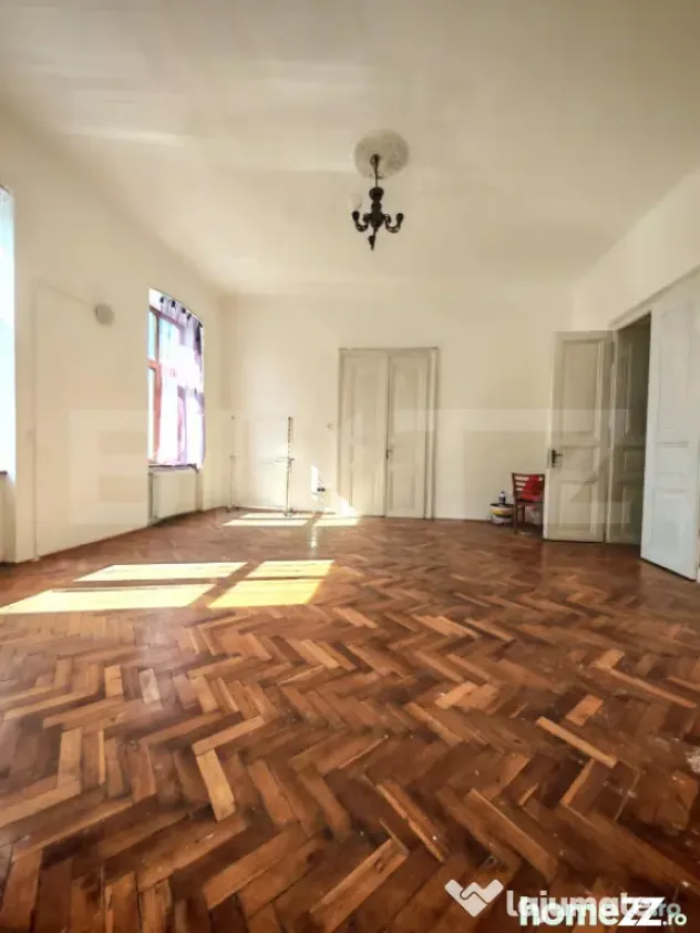 Apartament istoric, 3 camere, cladire in curs de reabilitar - Timisoara (Timis)