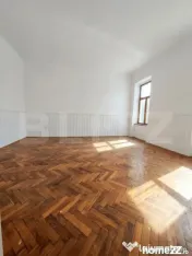 Apartament istoric, 3 camere, cladire in curs de reabilitar 