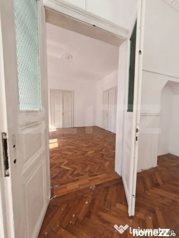 Apartament istoric, 3 camere, cladire in curs de reabilitar - Timisoara (Timis)