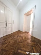 Apartament istoric, 3 camere, cladire in curs de reabilitar 