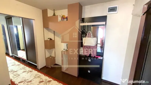 APARTAMENT 3 CAMERE DECOMANDAT ETAJ 4 GRUI CAMPULUNG - Campulung (Arges)