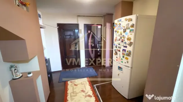 APARTAMENT 3 CAMERE DECOMANDAT ETAJ 4 GRUI CAMPULUNG - Campulung (Arges)