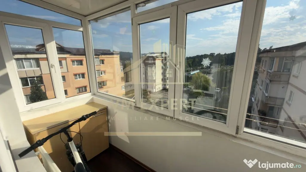 APARTAMENT 3 CAMERE DECOMANDAT ETAJ 4 GRUI CAMPULUNG - Campulung (Arges)