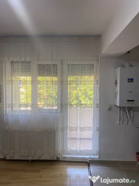 Vand apartament 2 camere loc parcare,Al. Resita, Sect. 4 - Bucuresti (Bucuresti-Ilfov)