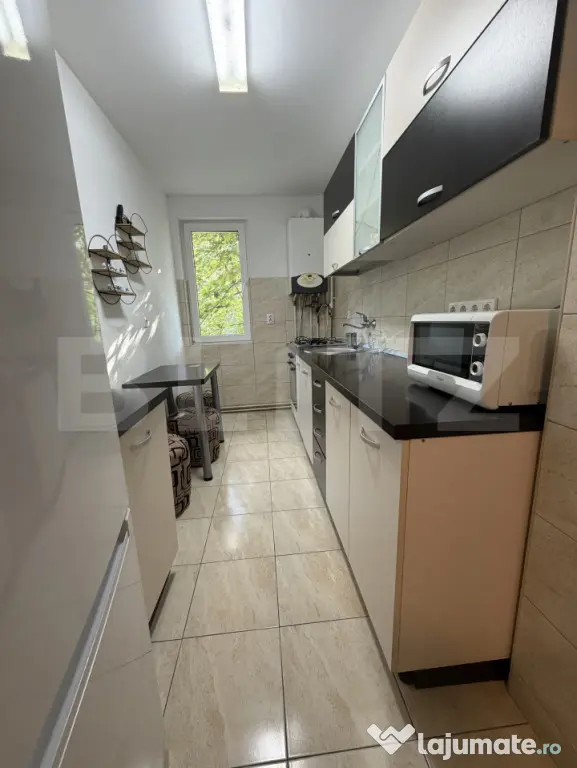 Apartament spațios, 4 camere, în zona Cornișa Et 3 din 4 - Targu Mures (Mures)