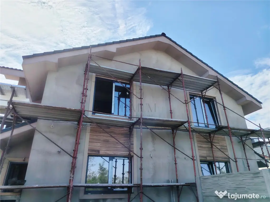 3 DORMITOARE - ZONA POPULATA - FINISAJE LA CERERE - Mosnita Noua (Timis)