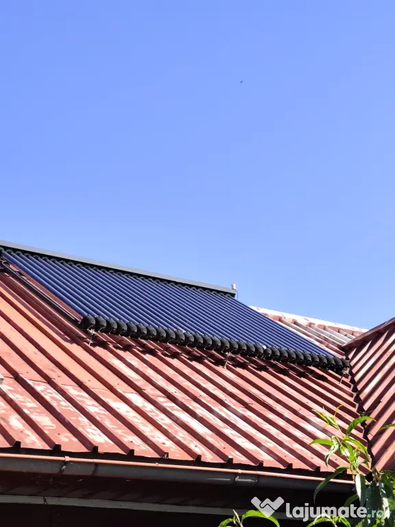 Colector solar cu tuburi vidate