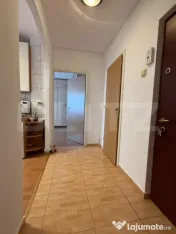 Apartament 2 camere, decomandat, etaj intermediar, lift, zon 