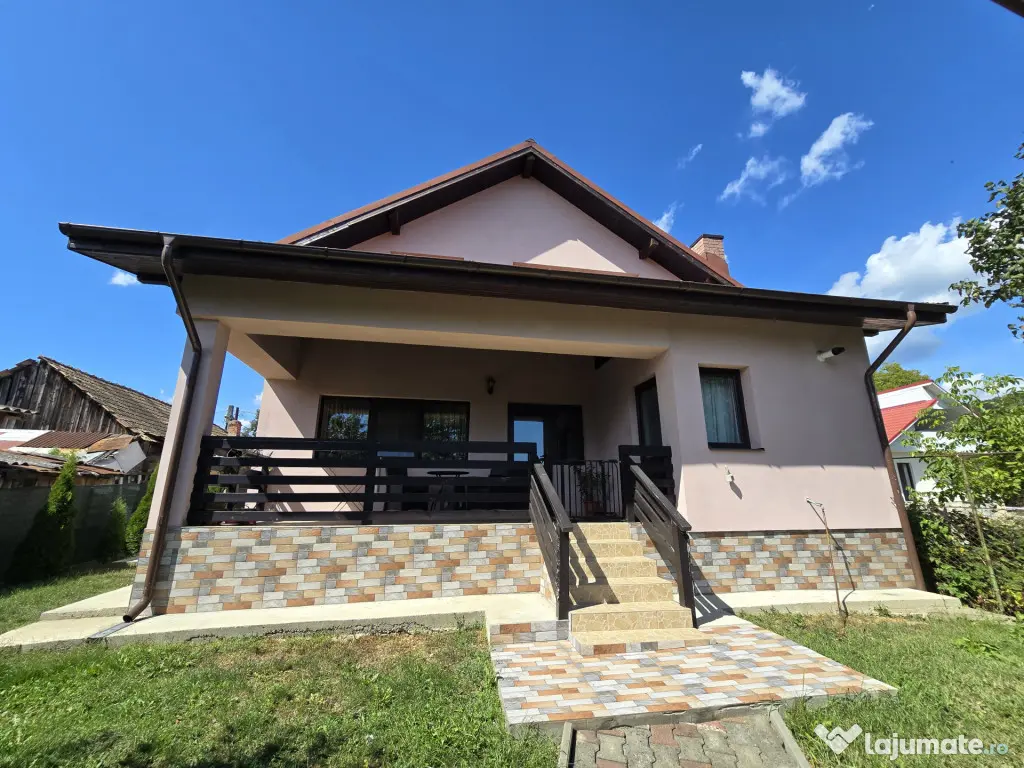 Casă de vânzare cu 4 camere, garaj și teren de 766 mp ?? - Piatra-Neamt (Neamt)