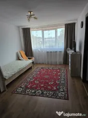 Casă de vânzare cu 4 camere, garaj și teren de 766 mp ??