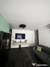 Apartament 3 camere semidecomandat 66.2 mp, Zona Vivo, Flore 