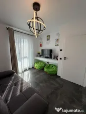 Apartament 3 camere semidecomandat 66.2 mp, Zona Vivo, Flore 