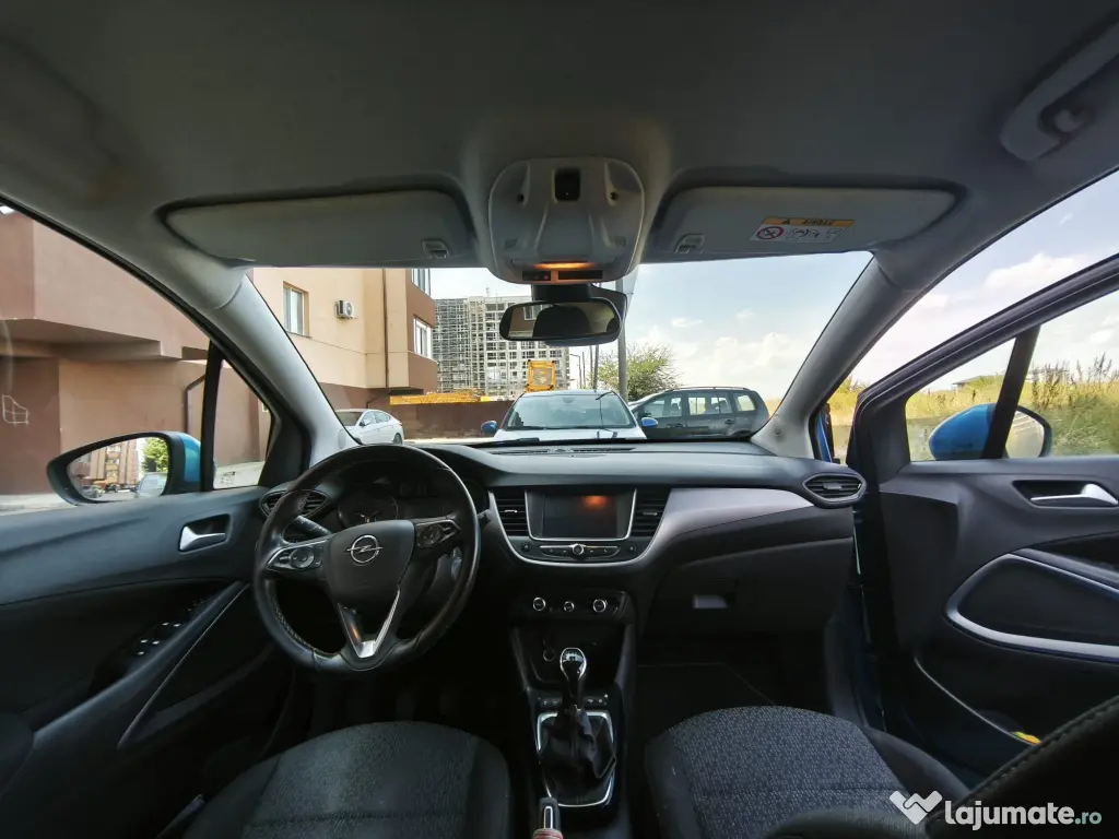 Vând Opel CROSSLAND X